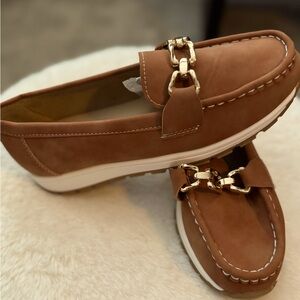 New, never worn, size 8 women’s loafers.